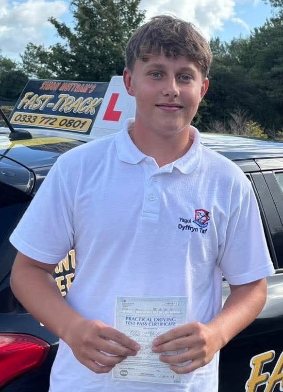 Ollie Phillips (Test Pass)