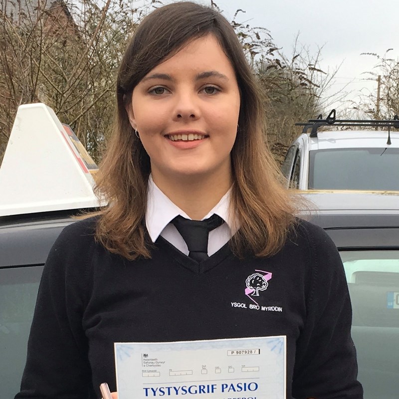 Ffion Jones Review of Fast Track Driving School