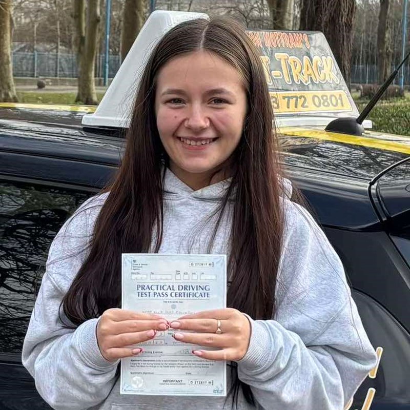 Ella Rolinson Review of Fast Track Driving School