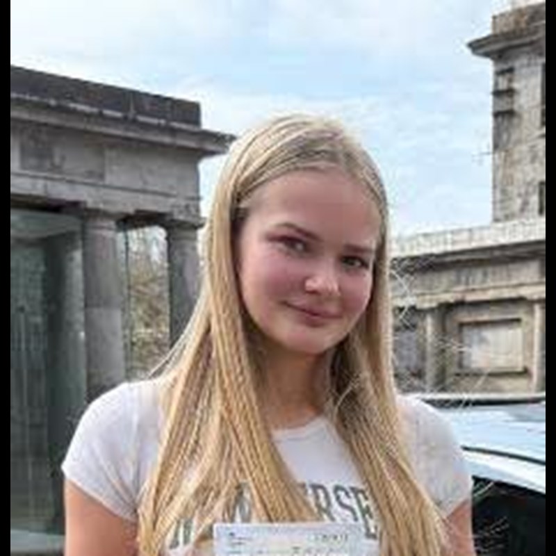 Freya Oliver Review of Fast Track Driving School