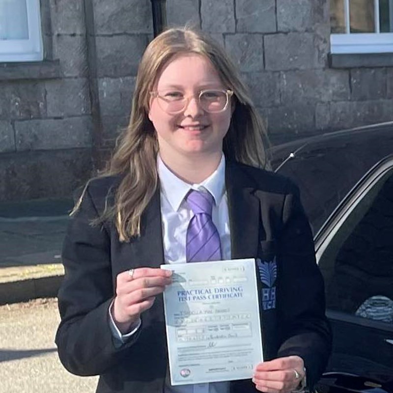 Bella Davies Review of Fast Track Driving School