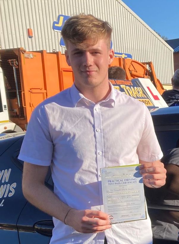 Thomas Jones (Test Pass)